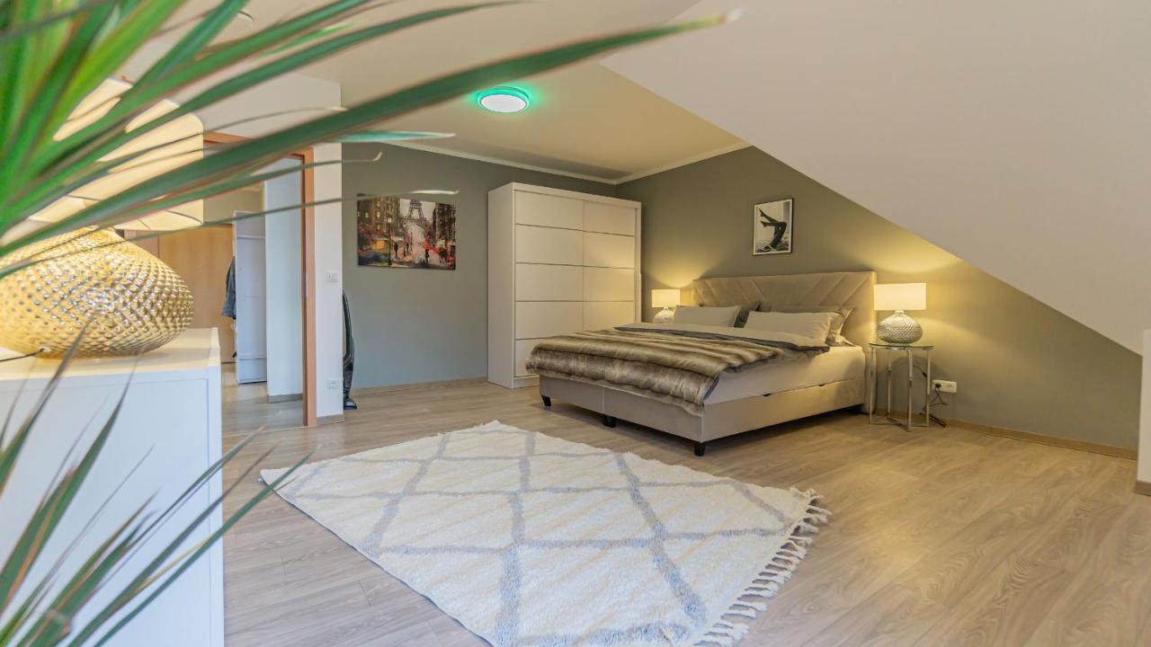 Altstadtapartment, 80 Qm,2 Schlafzimmer,Parkplatz,Netflix Cottbus Exteriör bild
